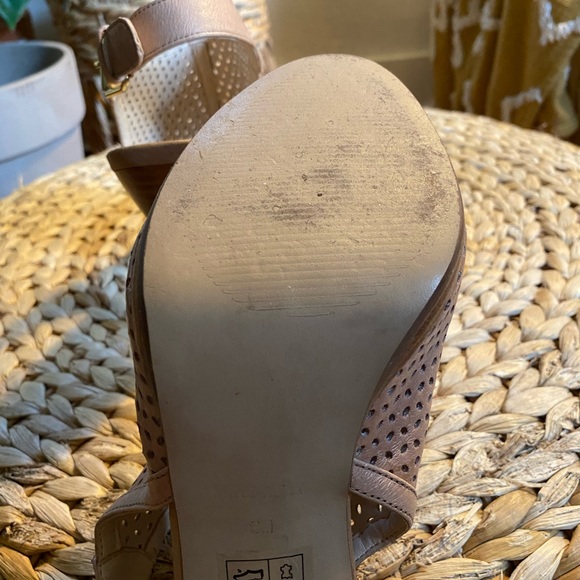 Nine West Beige Heeled Sandals - Picture 4 of 6